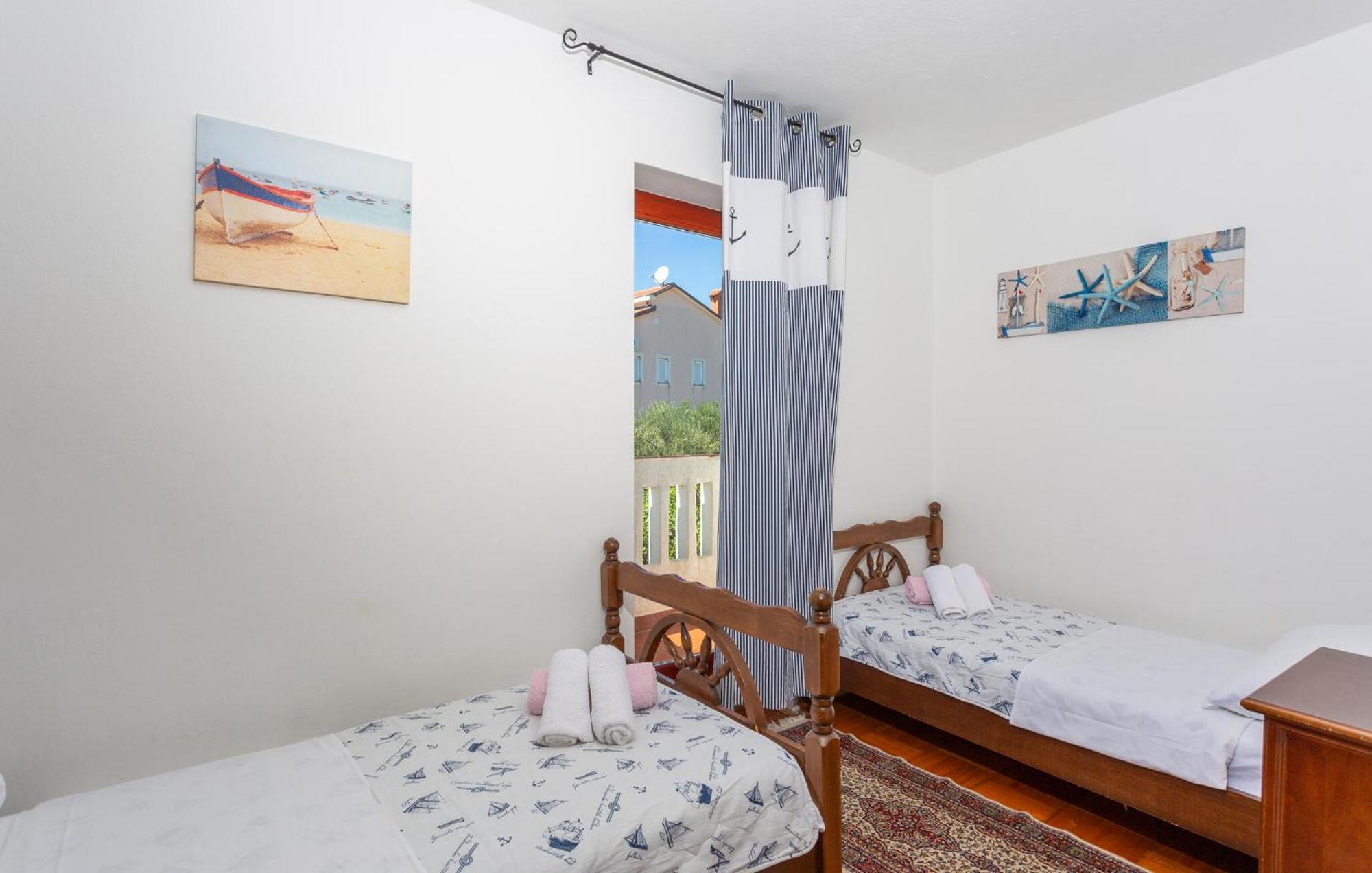 3 Bedroom Stunning Apartment In Krk Veglia Exterior foto