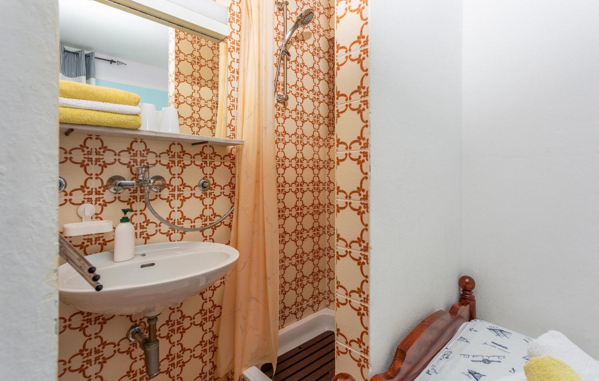3 Bedroom Stunning Apartment In Krk Veglia Exterior foto
