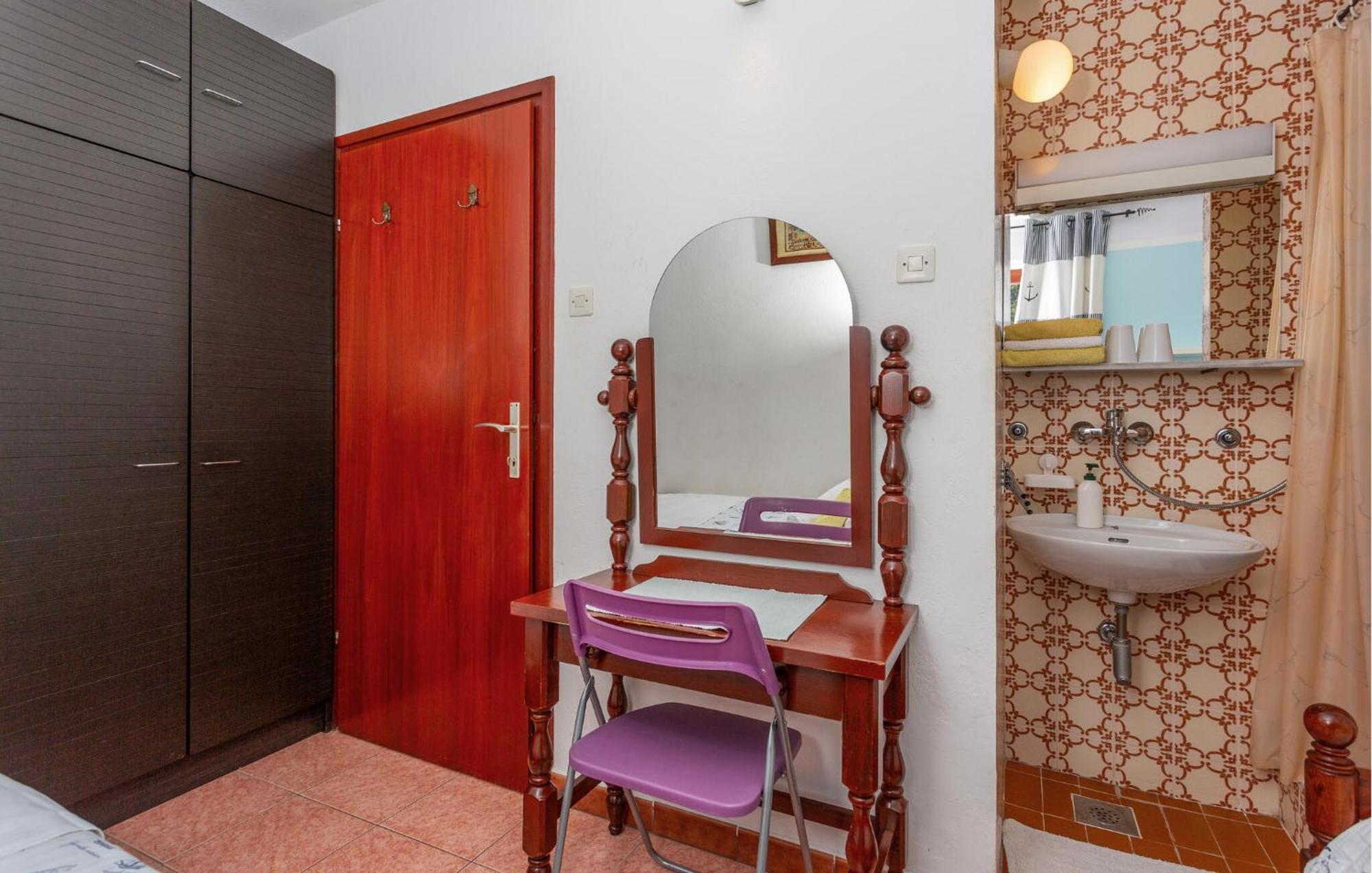 3 Bedroom Stunning Apartment In Krk Veglia Exterior foto