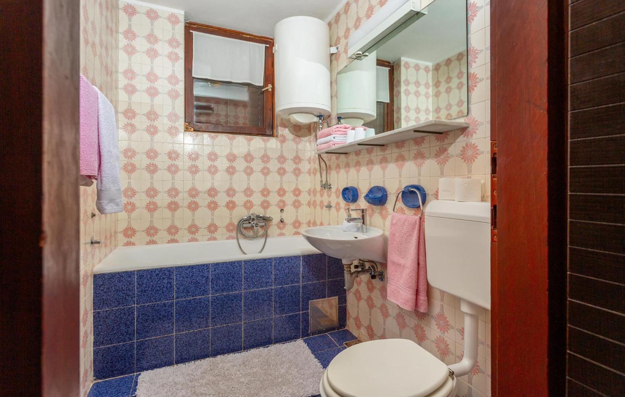 3 Bedroom Stunning Apartment In Krk Veglia Exterior foto