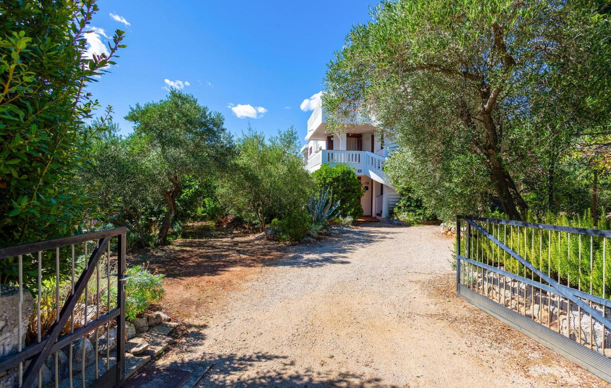 3 Bedroom Stunning Apartment In Krk Veglia Exterior foto
